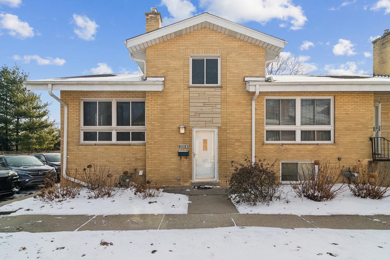 1533 N Arlington Heights Rd. #D, Arlington Heights, IL 60004