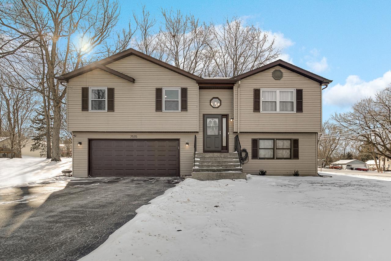 7515 Hickory Tr., Wonder Lake, IL 60097
