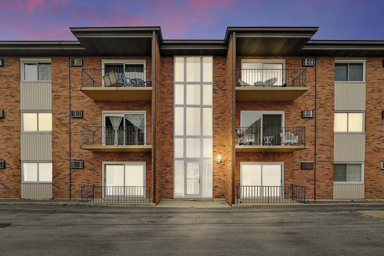 4125 W 97th Pl. #1-107, Oak Lawn, IL 60453