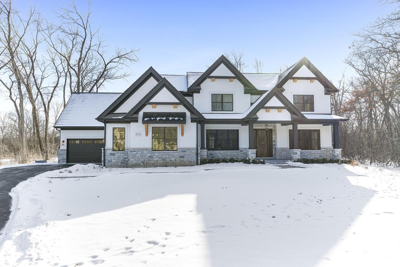 213 Northampton Ln., Lincolnshire, IL 60069