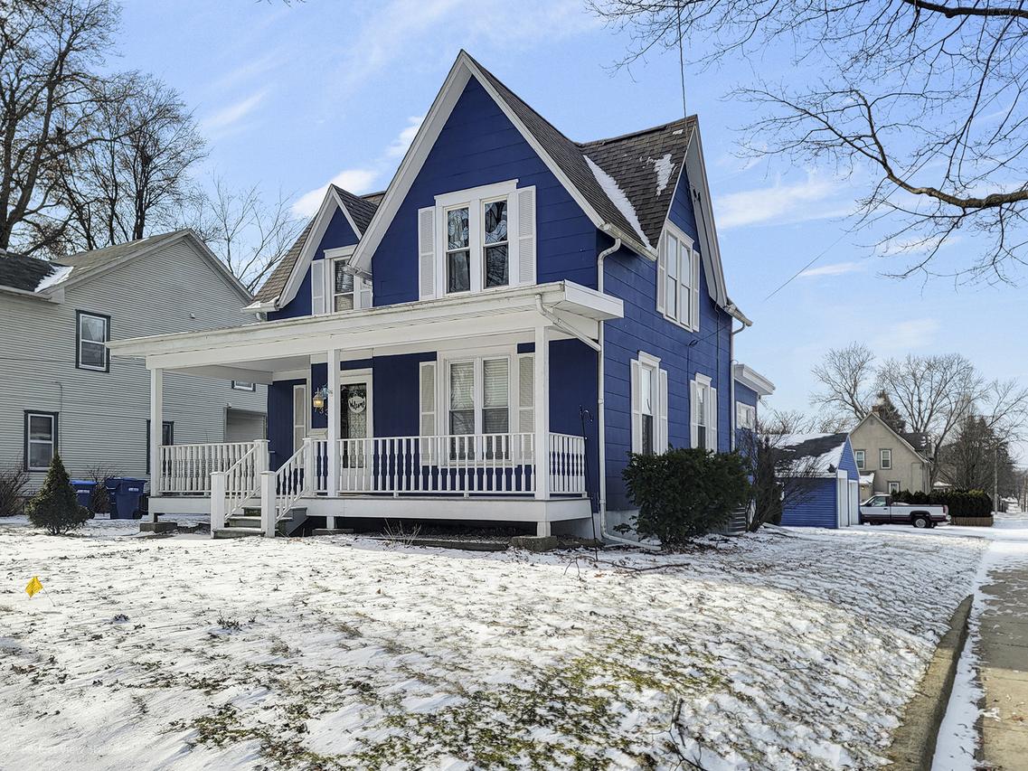 733 N 13th St., Dekalb, IL 60115