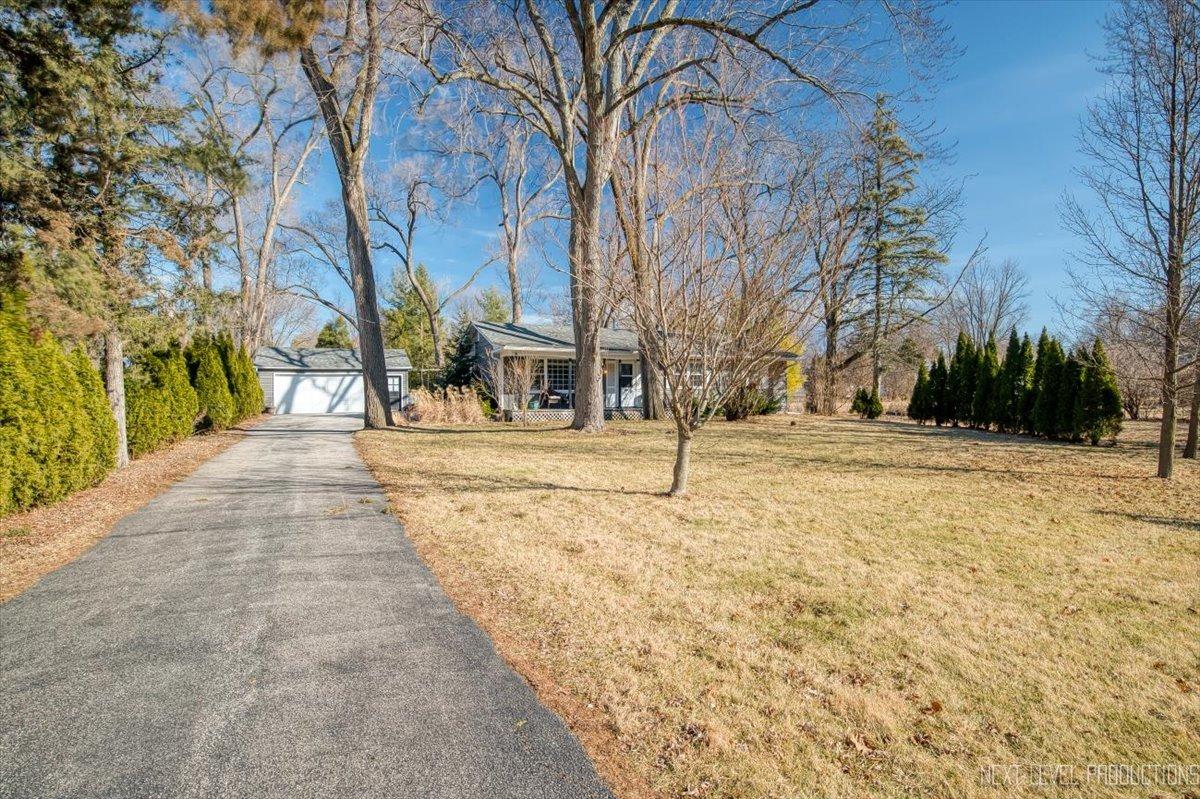 332 Evergreen Dr., Batavia, IL 60510