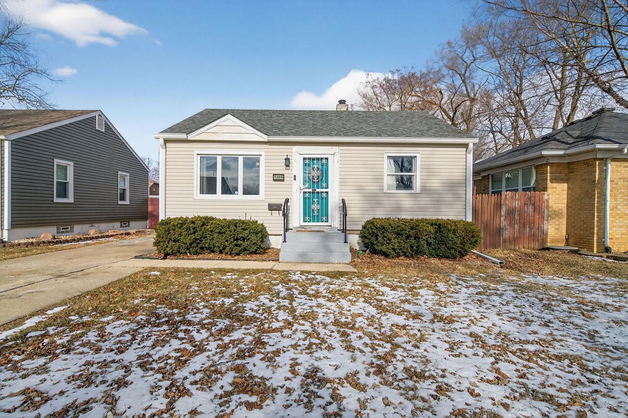 1225 Clara Ave., Joliet, IL 60435
