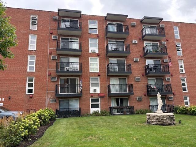 6490 N Northwest Hwy. #3F, Chicago, IL 60631