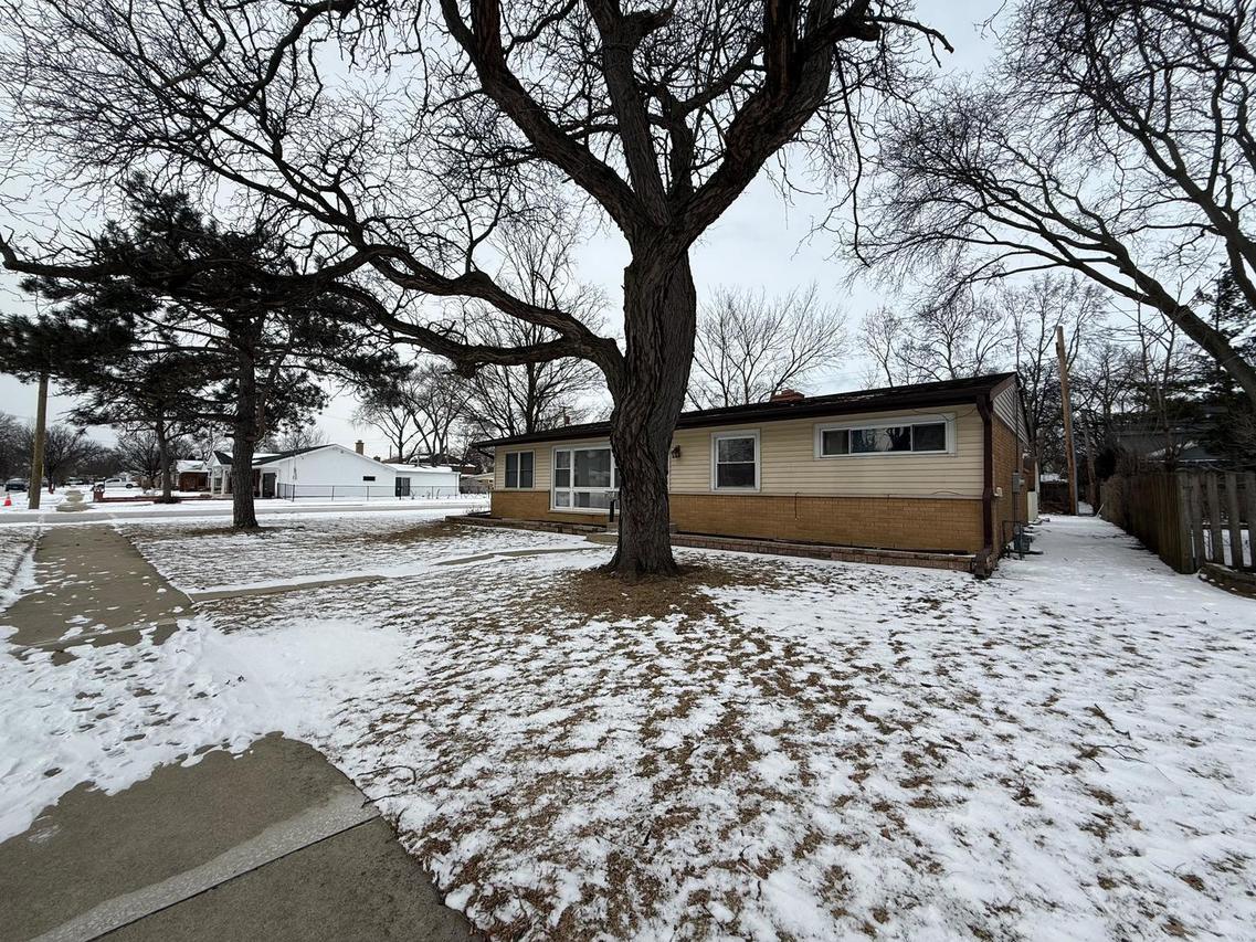 7418 Wilson Ter., Morton Grove, IL 60053