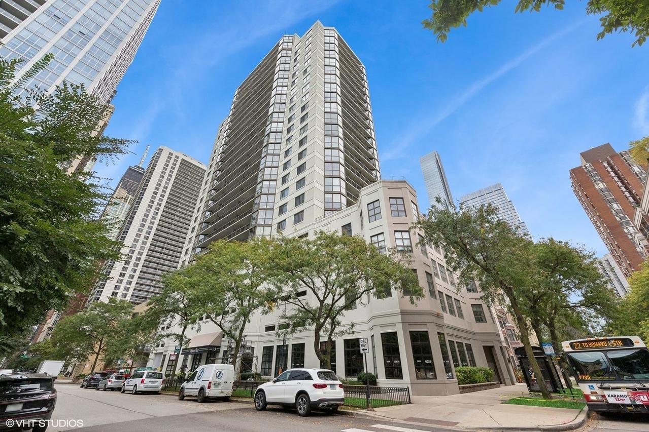 33 W Delaware Pl. #12K, Chicago, IL 60610