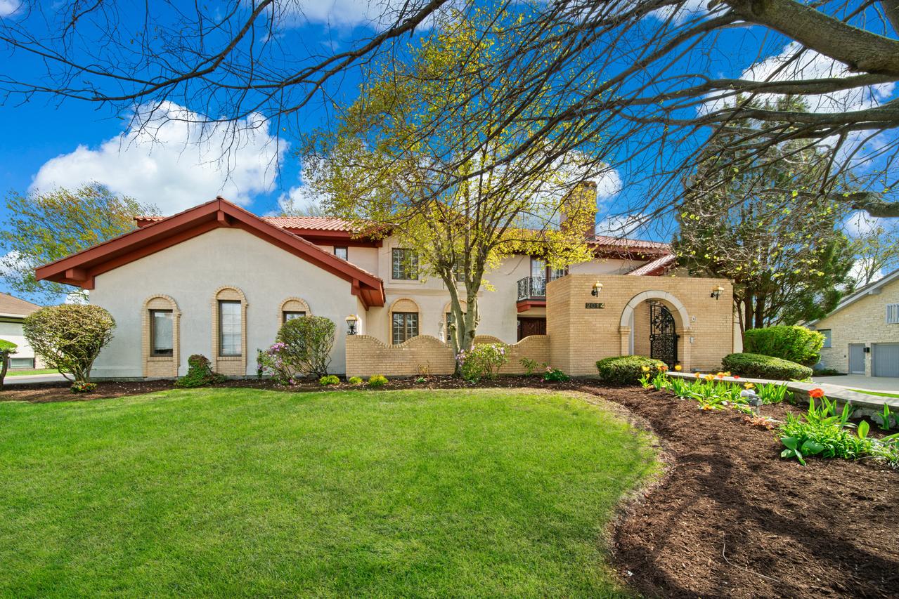 2014 Midwest Club Pkwy., Oak Brook, IL 60523