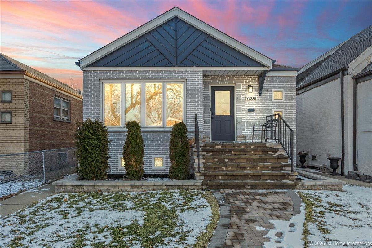 7205 S Hamlin Ave., Chicago, IL 60629