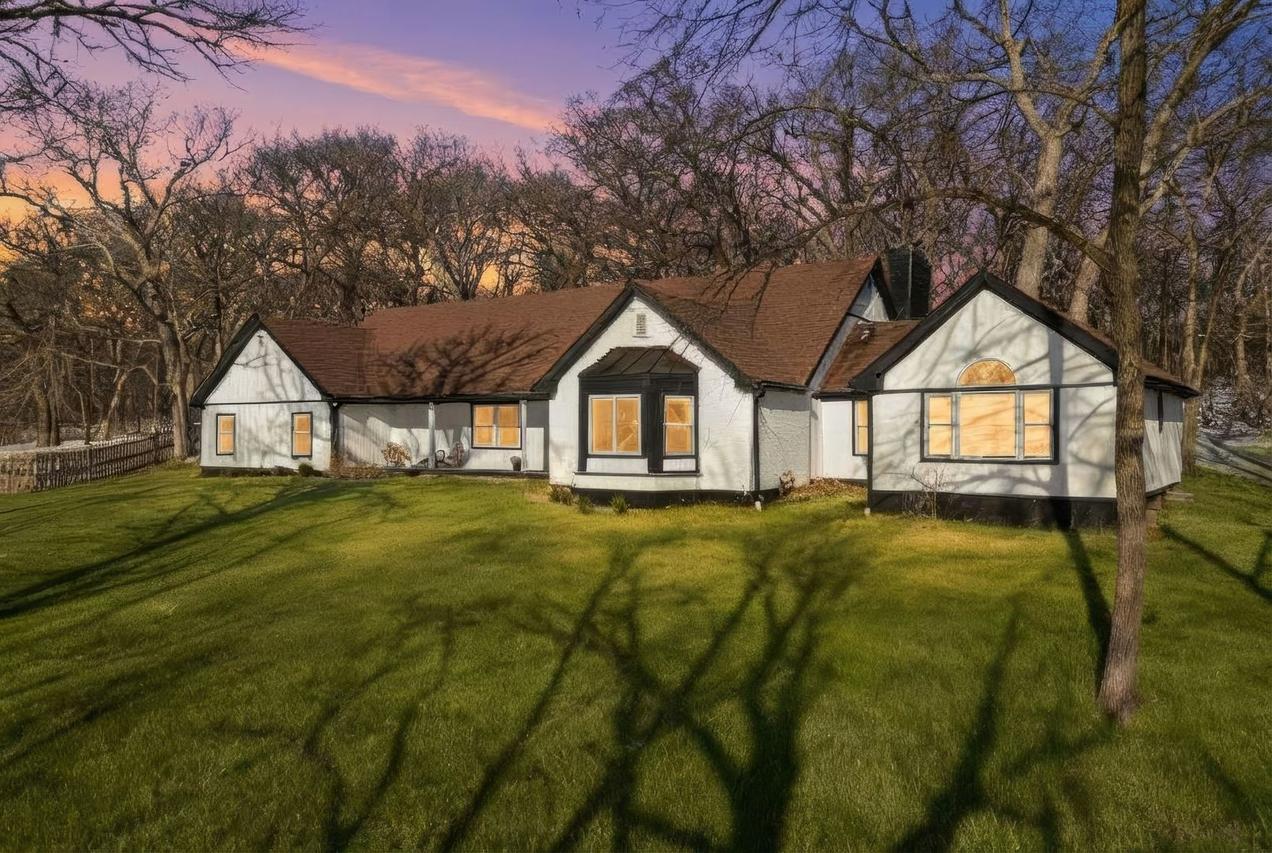 40W412 Winchester Way, St. Charles, IL 60175