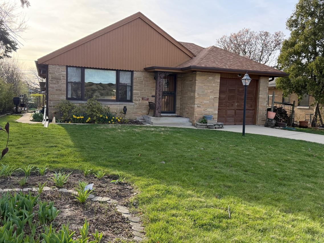 7050 N Keating Ave., Lincolnwood, IL 60712