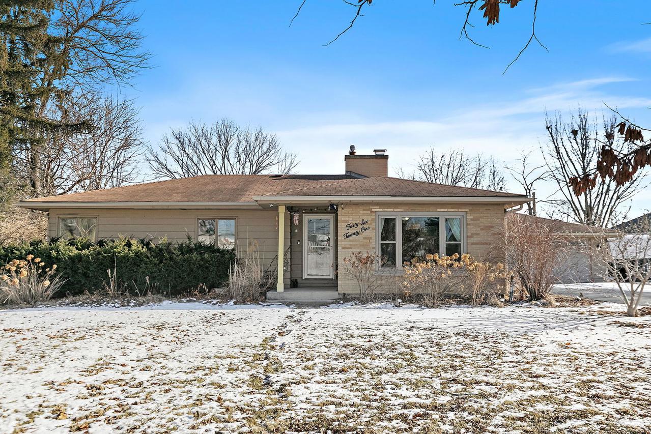 4621 Yender Ave., Lisle, IL 60532