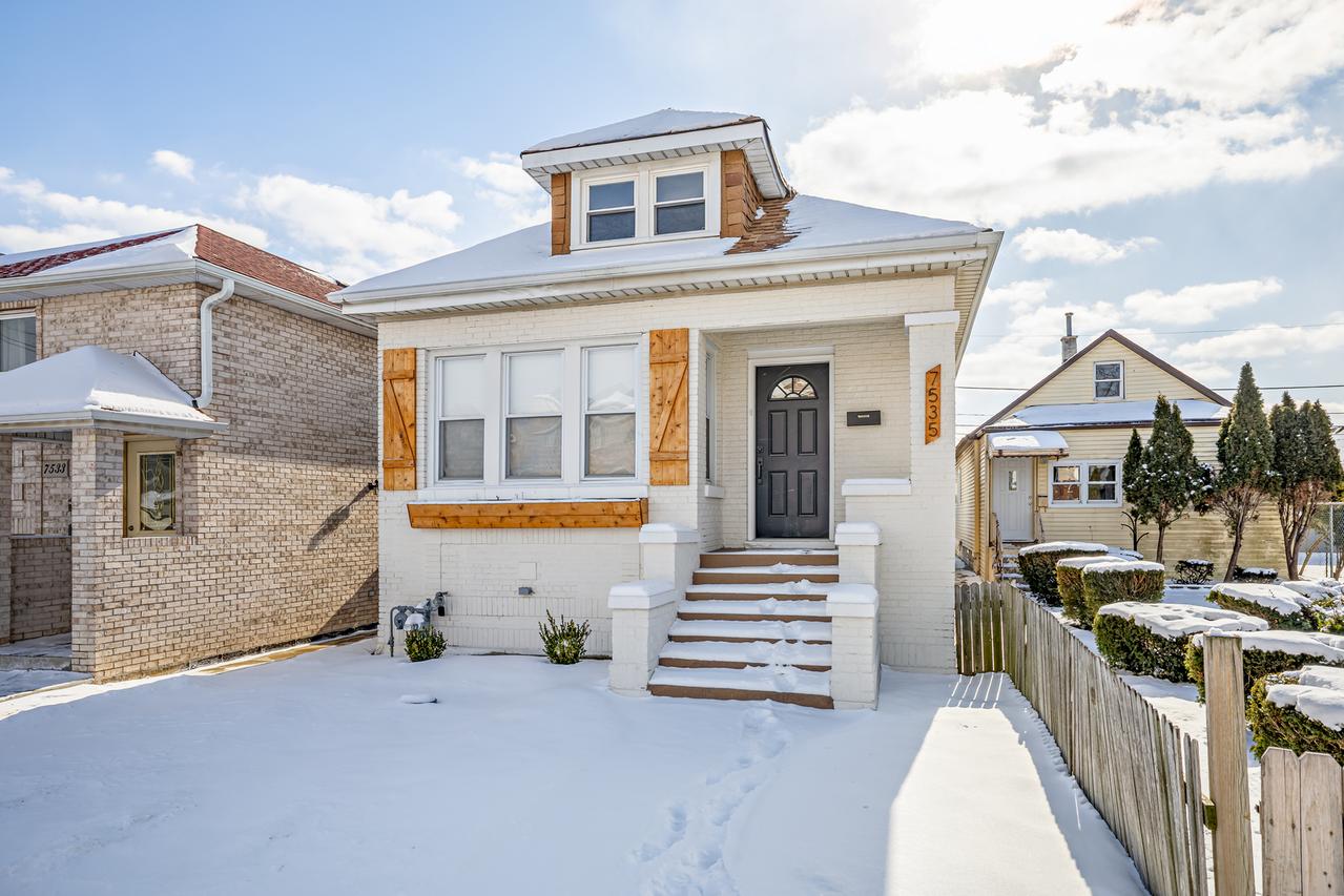 7535 W 61st St., Summit, IL 60501