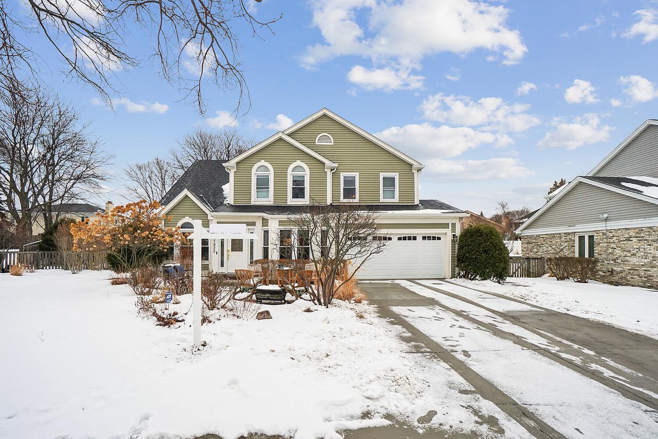 1923 Ivy Way, Glenview, IL 60026
