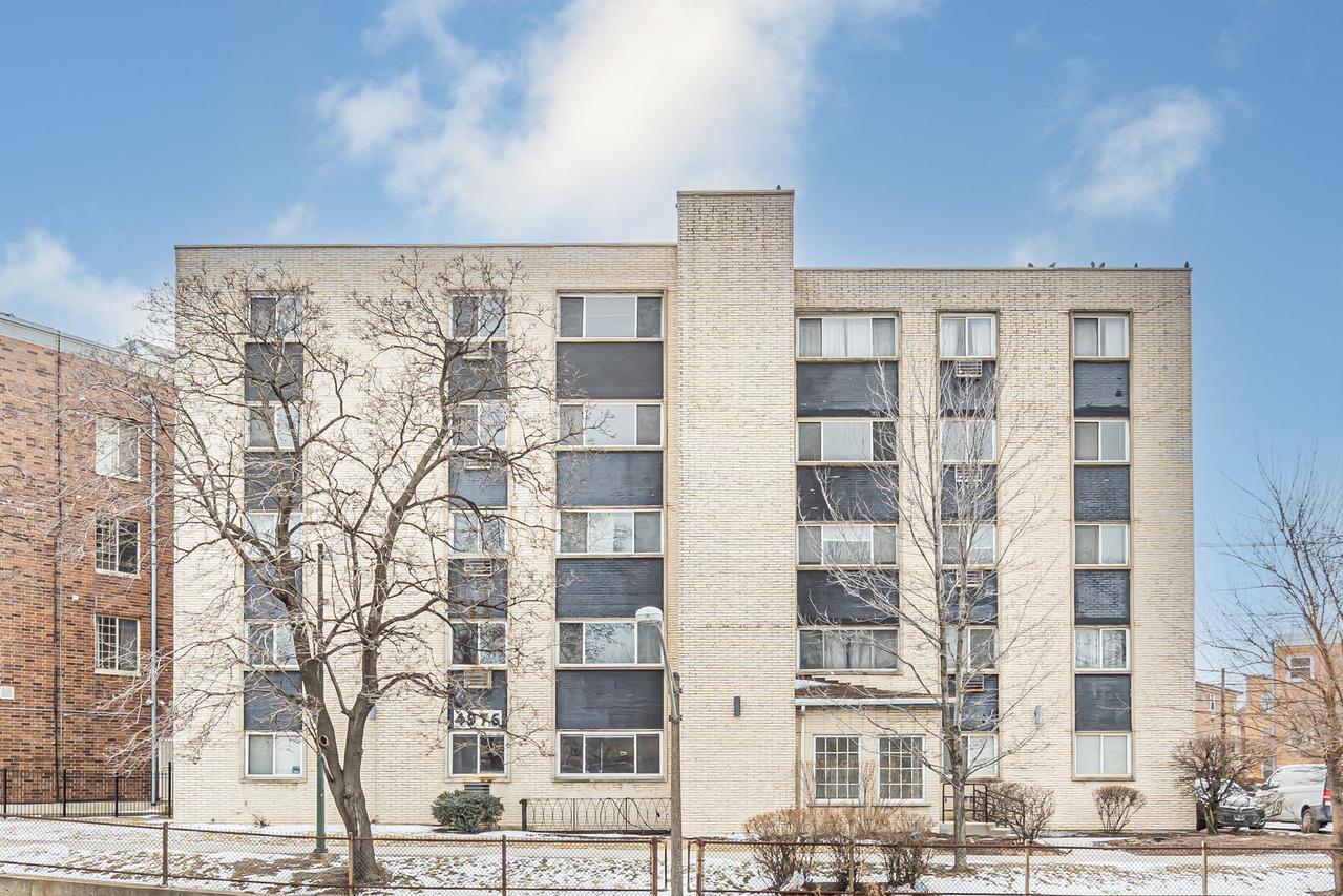 4976 N Milwaukee Ave. #401, Chicago, IL 60630