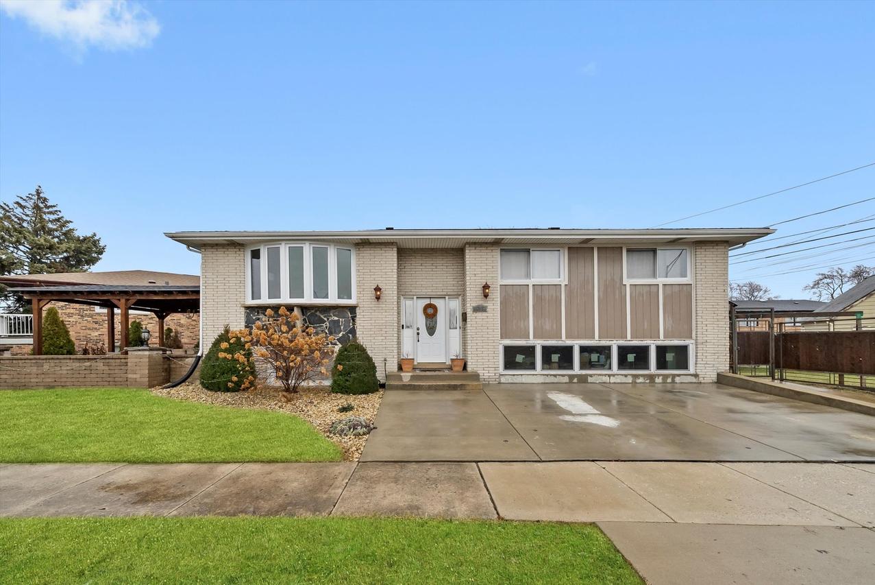 [Address Hidden by Seller], Burbank, IL 60459