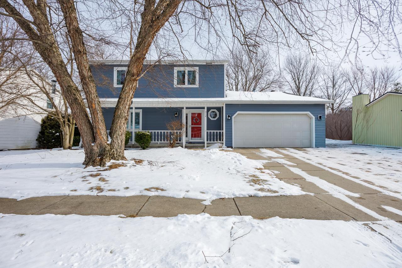 312 Clover Ct., Bloomington, IL 61701