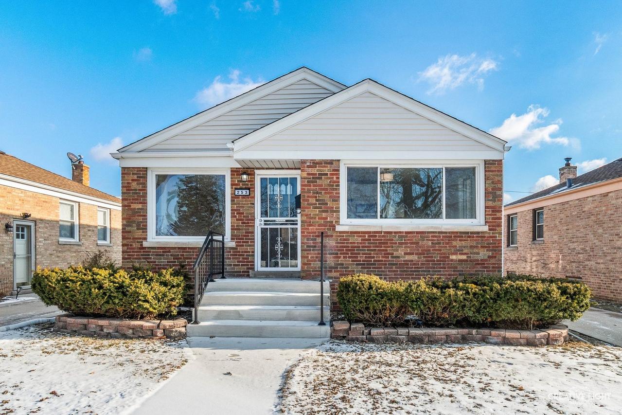 253 Park Ct., Bellwood, IL 60104