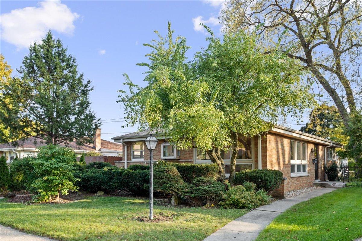 4443 Church St., Skokie, IL 60076