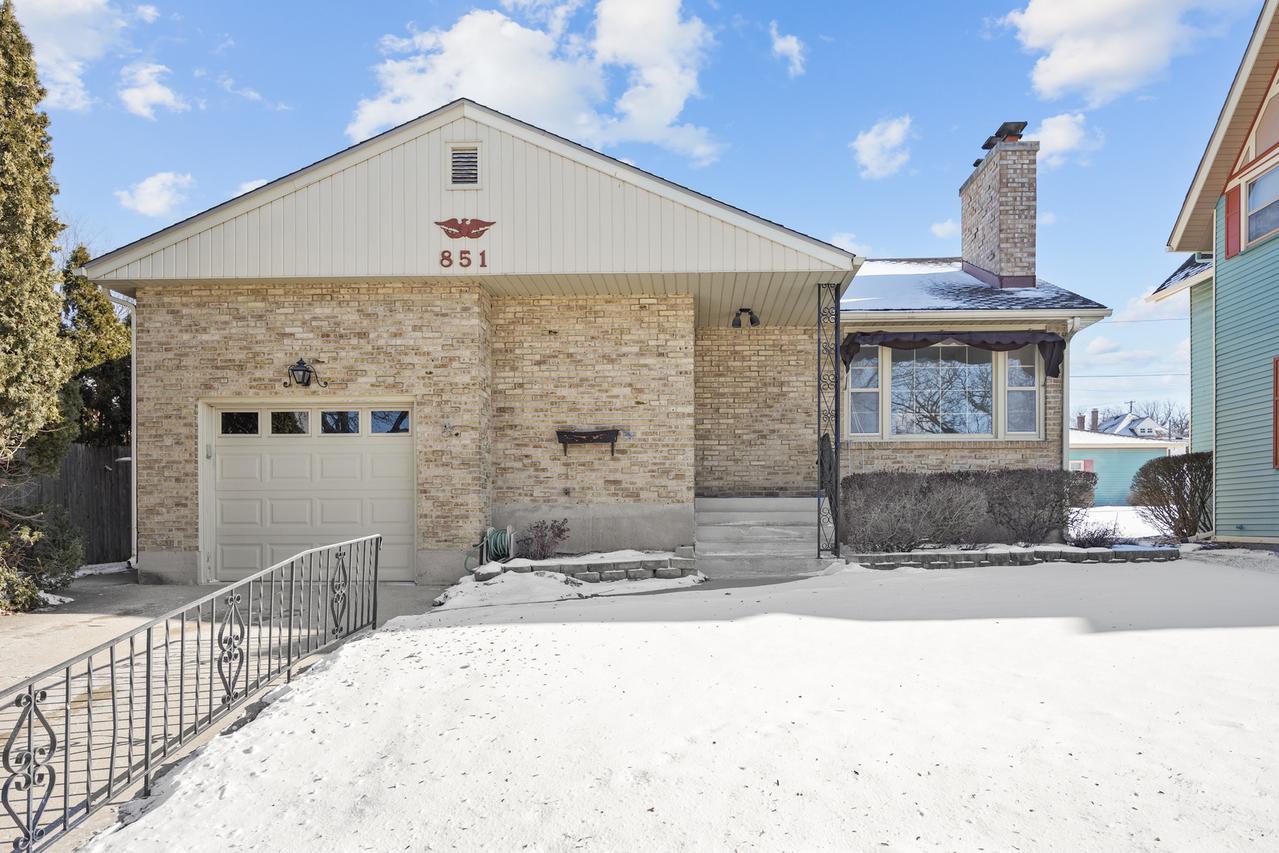 851 N Grove Ave., Elgin, IL 60120