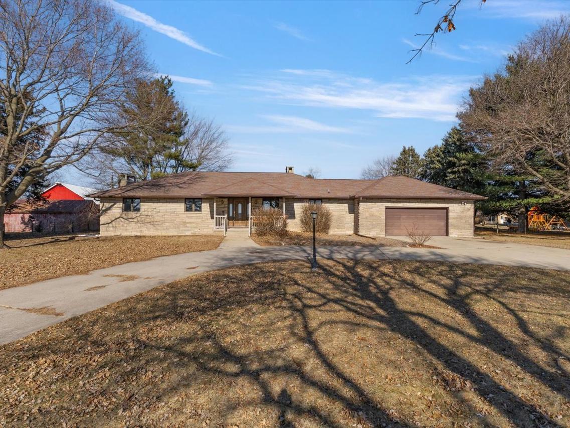 12292 Indian Trail Rd., Geneseo, IL 61254