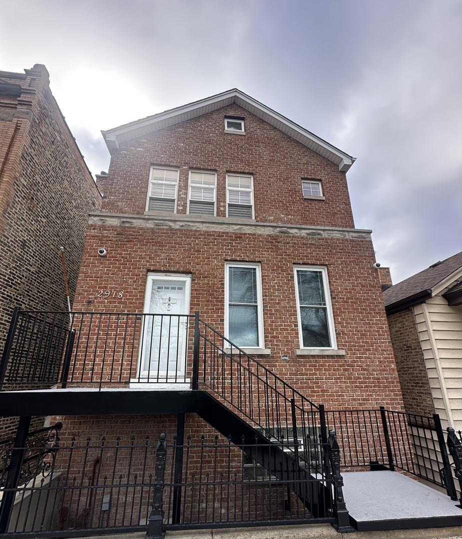 2918 S Poplar Ave., Chicago, IL 60608