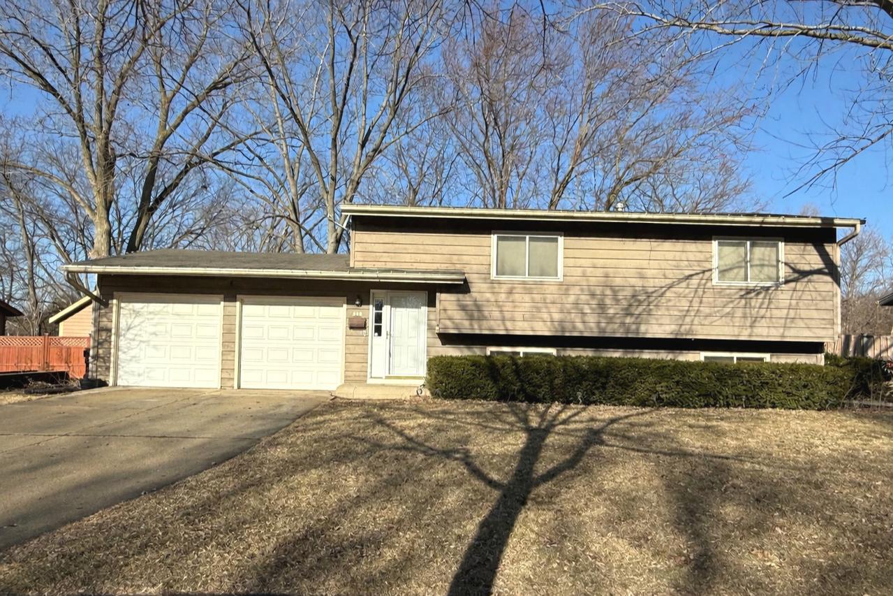 968 Coventry Ln., Crystal Lake, IL 60014