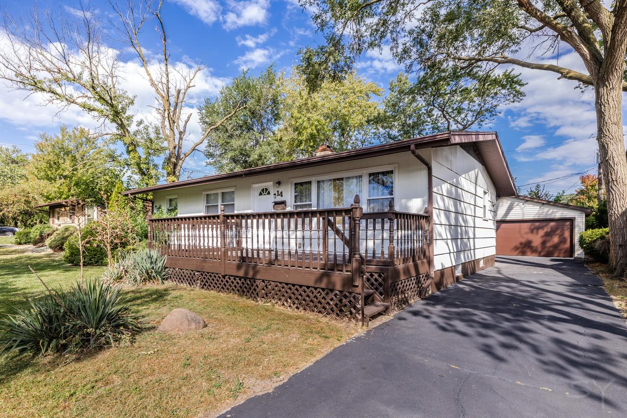 14 Arrowhead Dr., Thornton, IL 60476