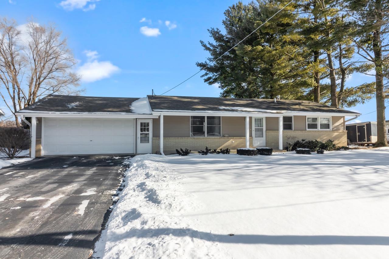 304 S State St., Poplar Grove, IL 61065