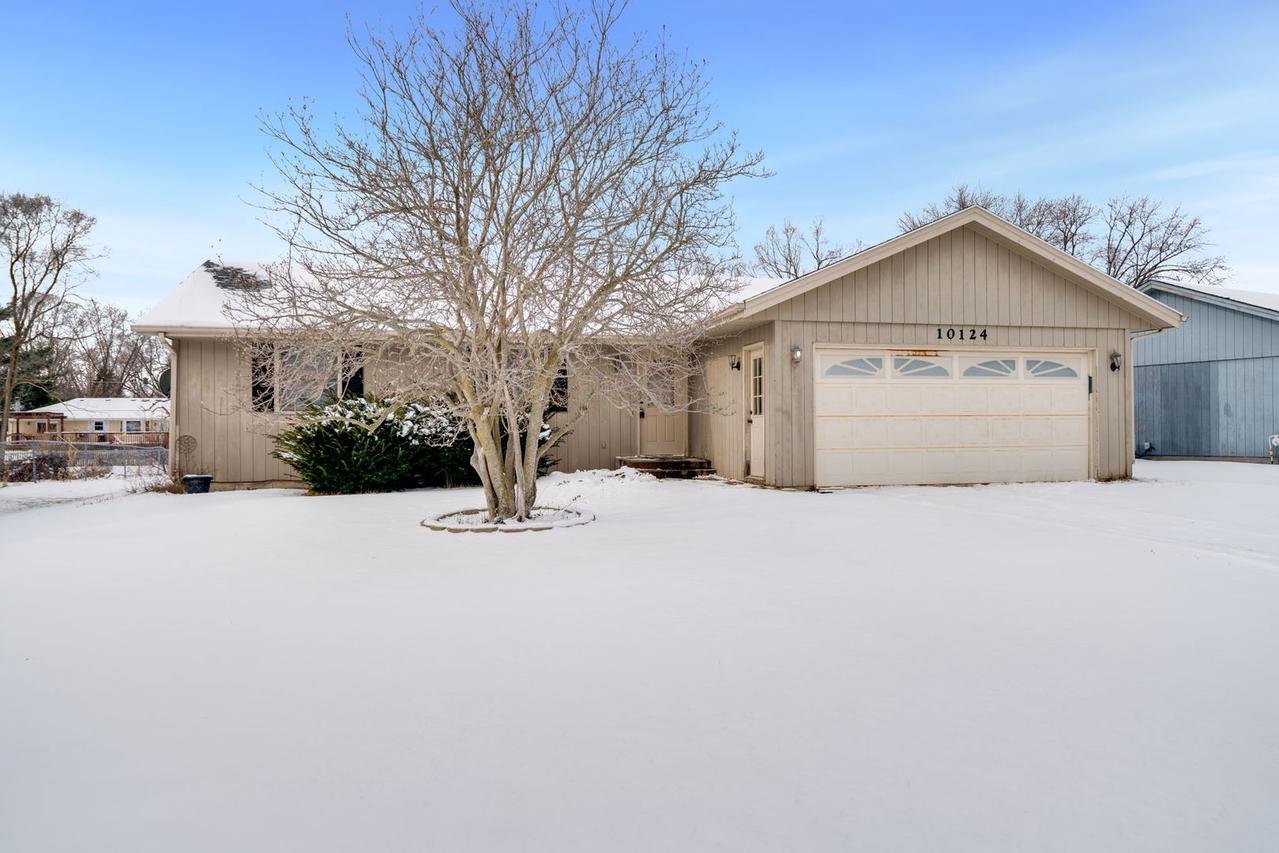 10124 Asbury Ln., Machesney Park, IL 61115
