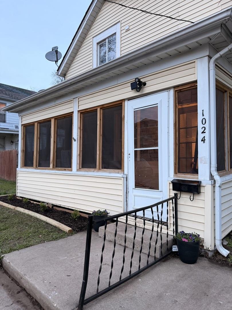 1024 S Warren St., Peoria, IL 61605