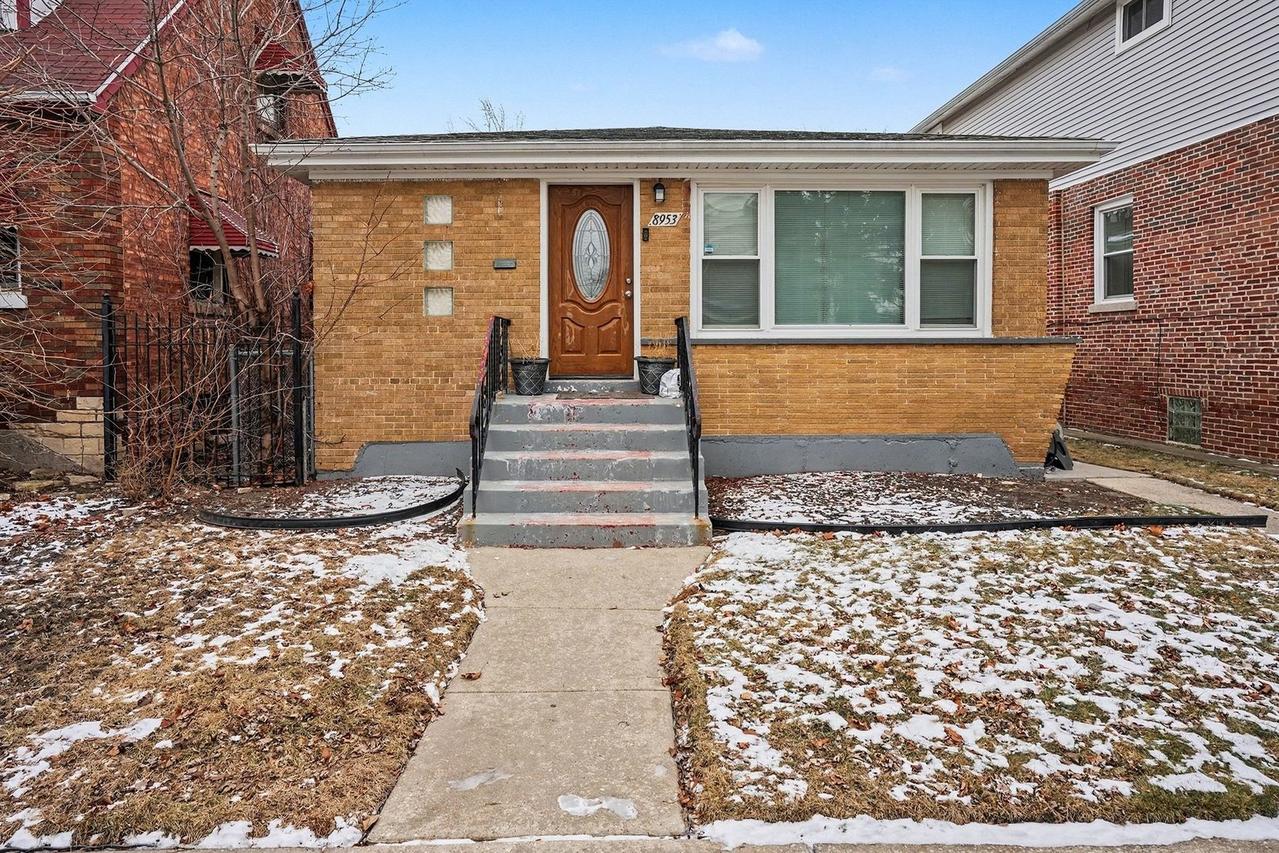 8953 S Aberdeen St., Chicago, IL 60620
