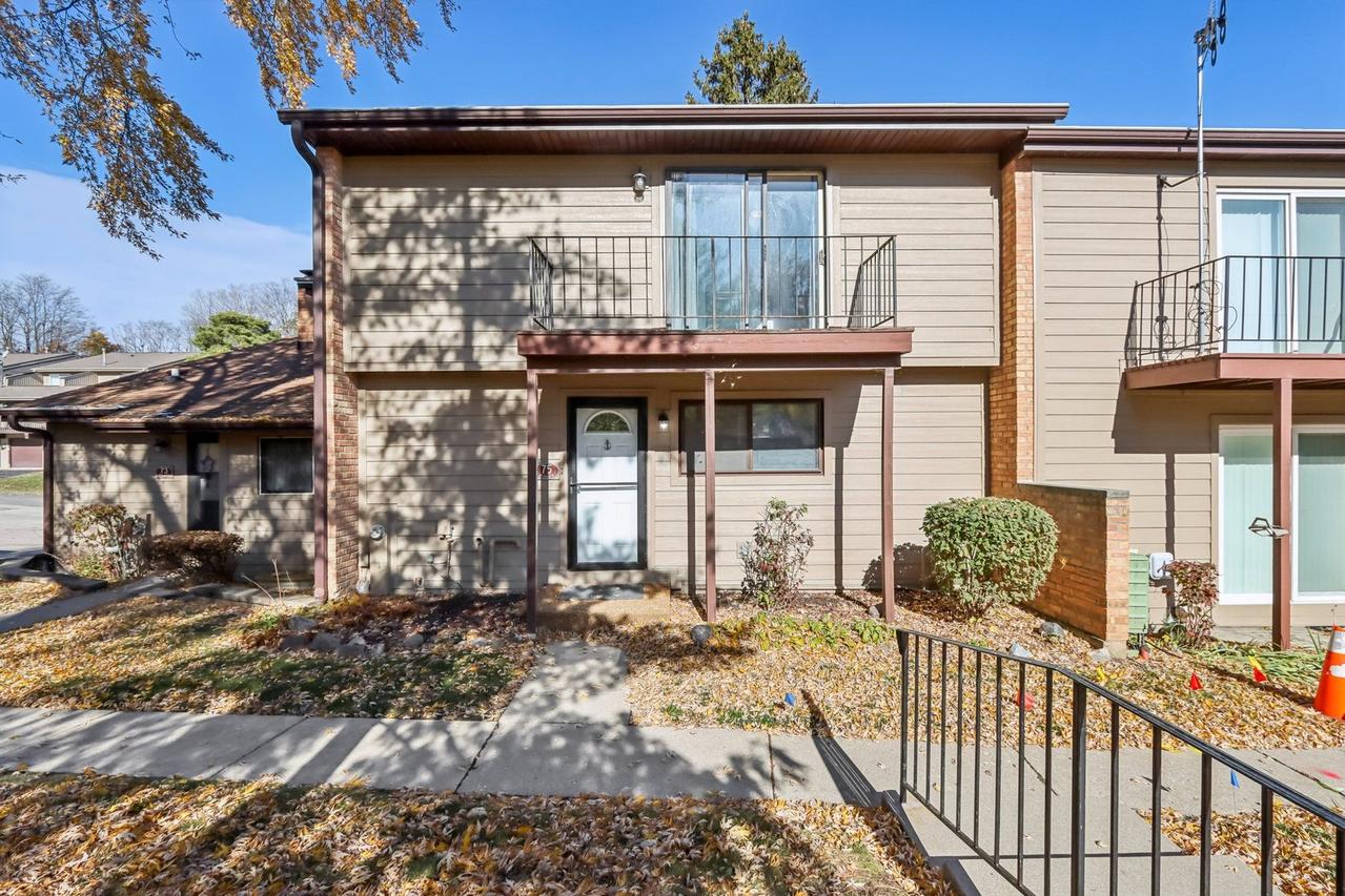 75 Mineola Rd., Fox Lake, IL 60020