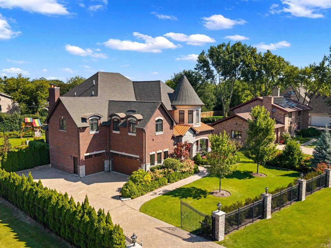 3904 Oak Ave., Northbrook, IL 60062