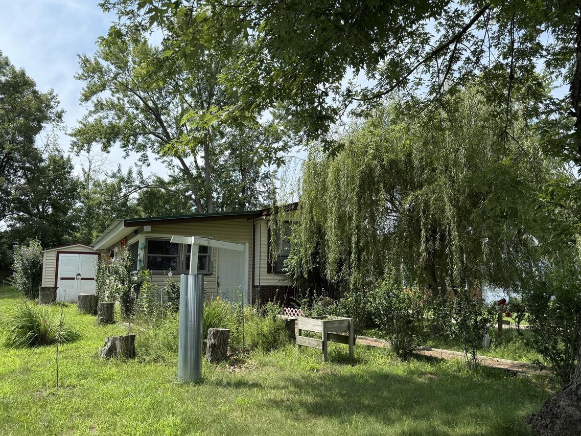 22-46 Woodhaven Lakes, Sublette, IL 61367