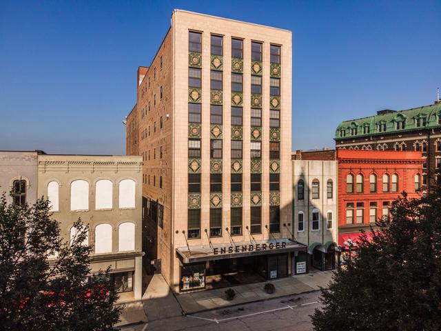 212 N Center St. #302, Bloomington, IL 61701