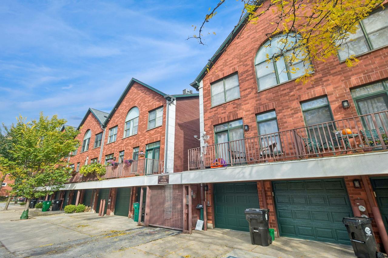 2743 N Wolcott Ave. #37, Chicago, IL 60614