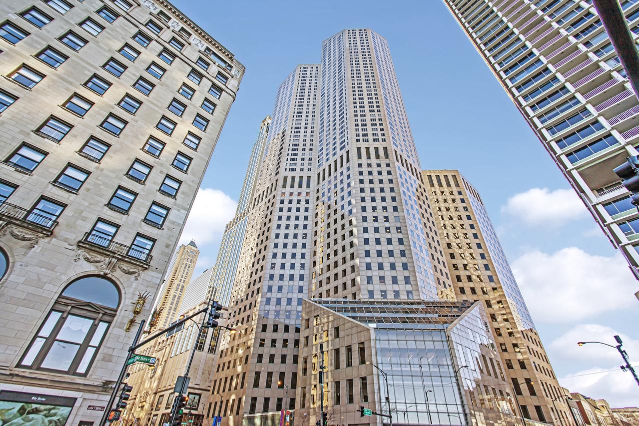950 N Michigan Ave. #4605, Chicago, IL 60611