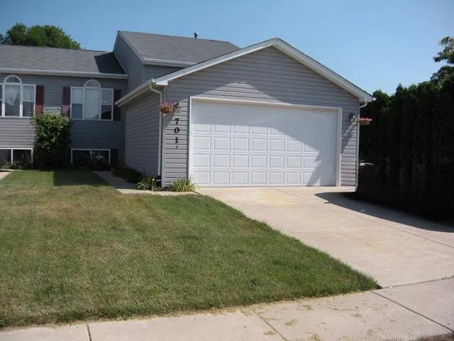 701 Davidson Dr. #B, Minooka, IL 60447