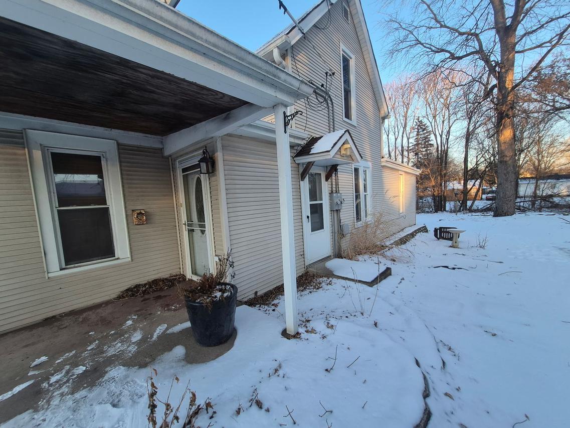 1014 22nd St., Rockford, IL 61108