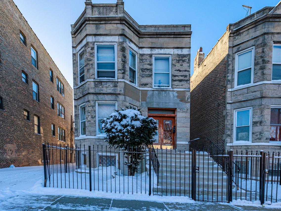 5215 W Van Buren St., Chicago, IL 60644