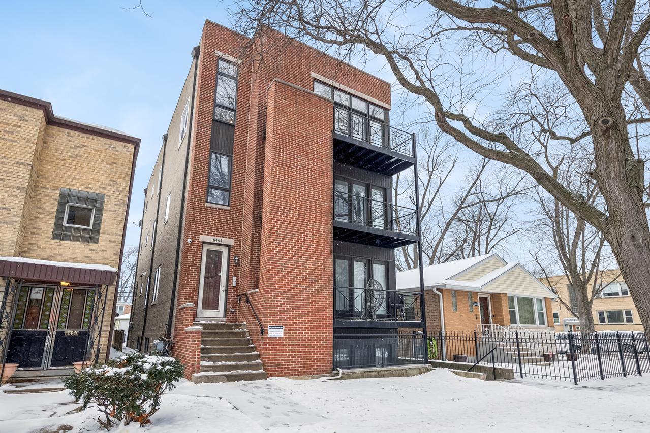[Address Hidden by Seller], Chicago, IL 60645
