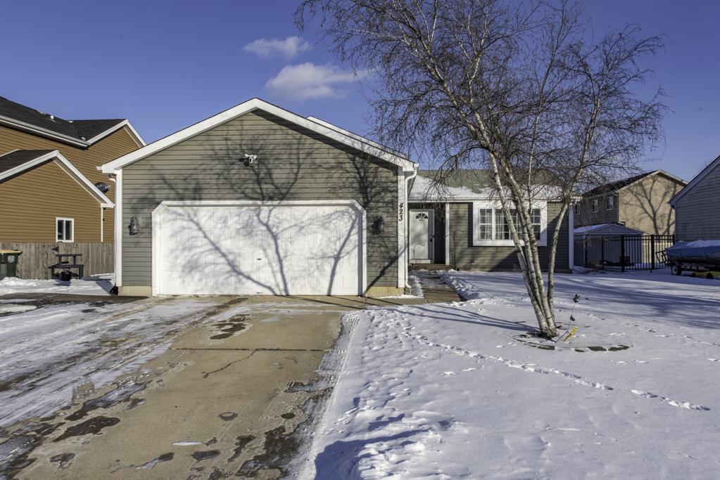 423 Windridge Dr., Round Lake Park, IL 60073