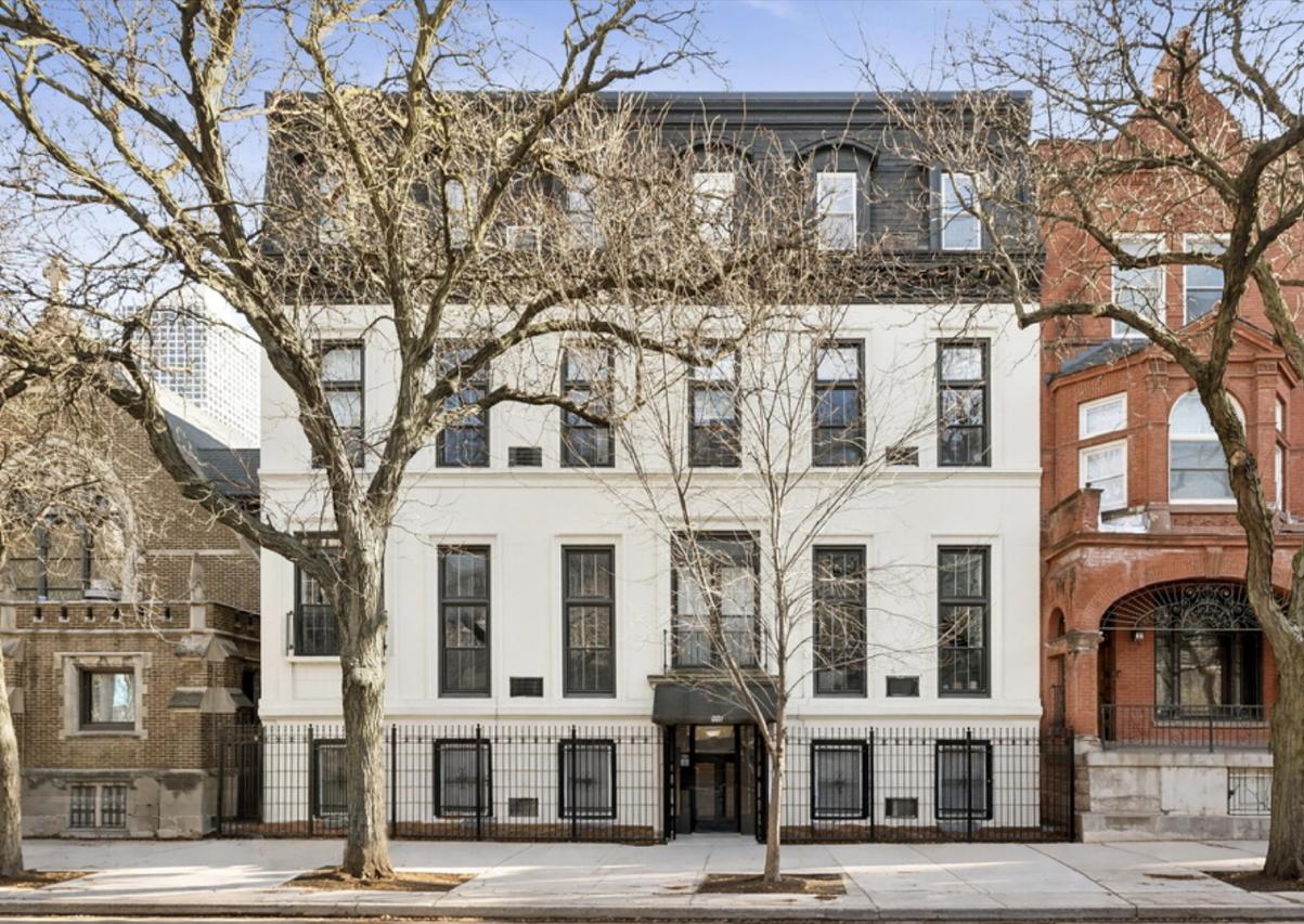 921 N La Salle Dr. #18, Chicago, IL 60610