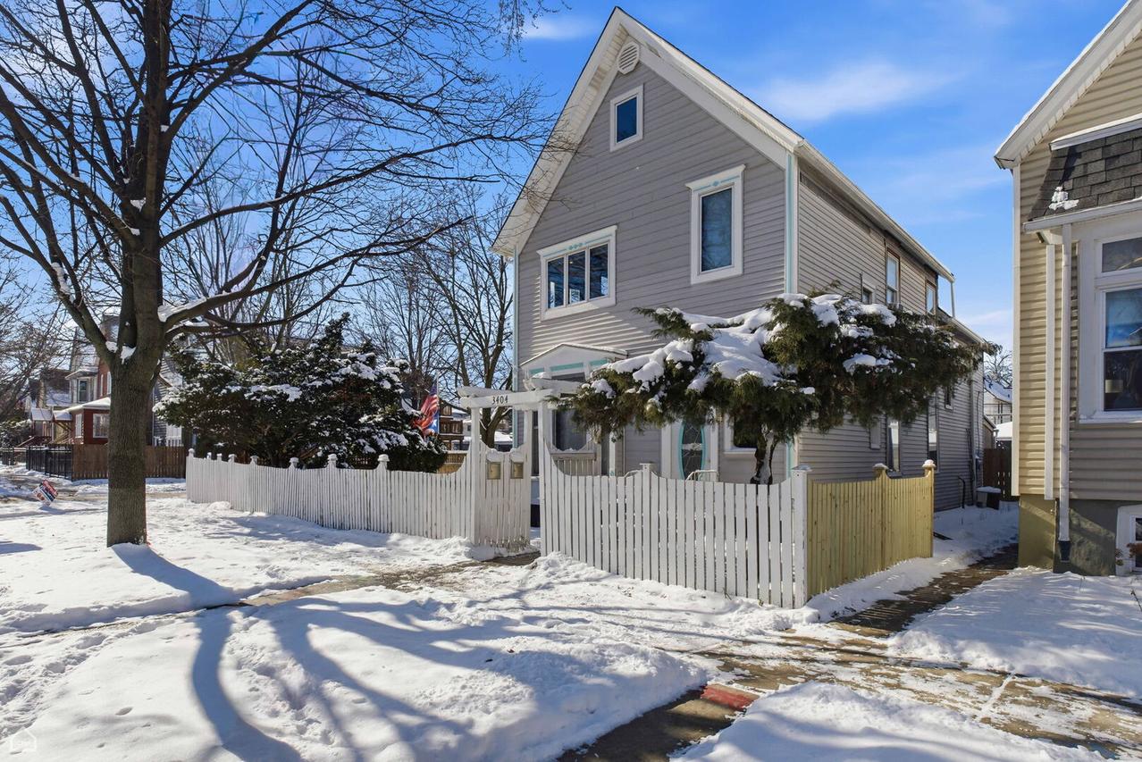 3404 N Albany Ave., Chicago, IL 60618