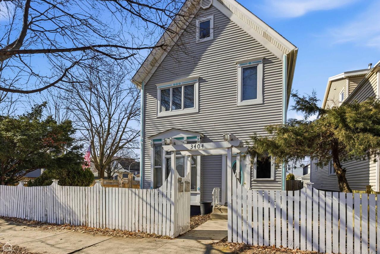 3404 N Albany Ave., Chicago, IL 60618