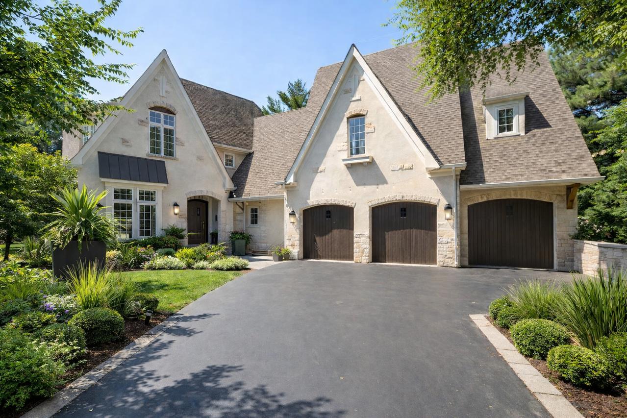 5220 Benton Ave., Downers Grove, IL 60515