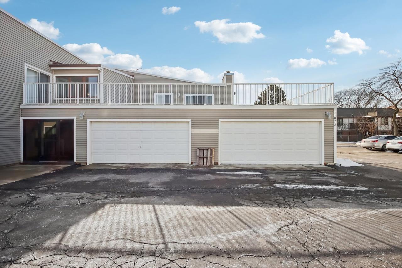 1182 E Nichols Rd. #1A, Palatine, IL 60074