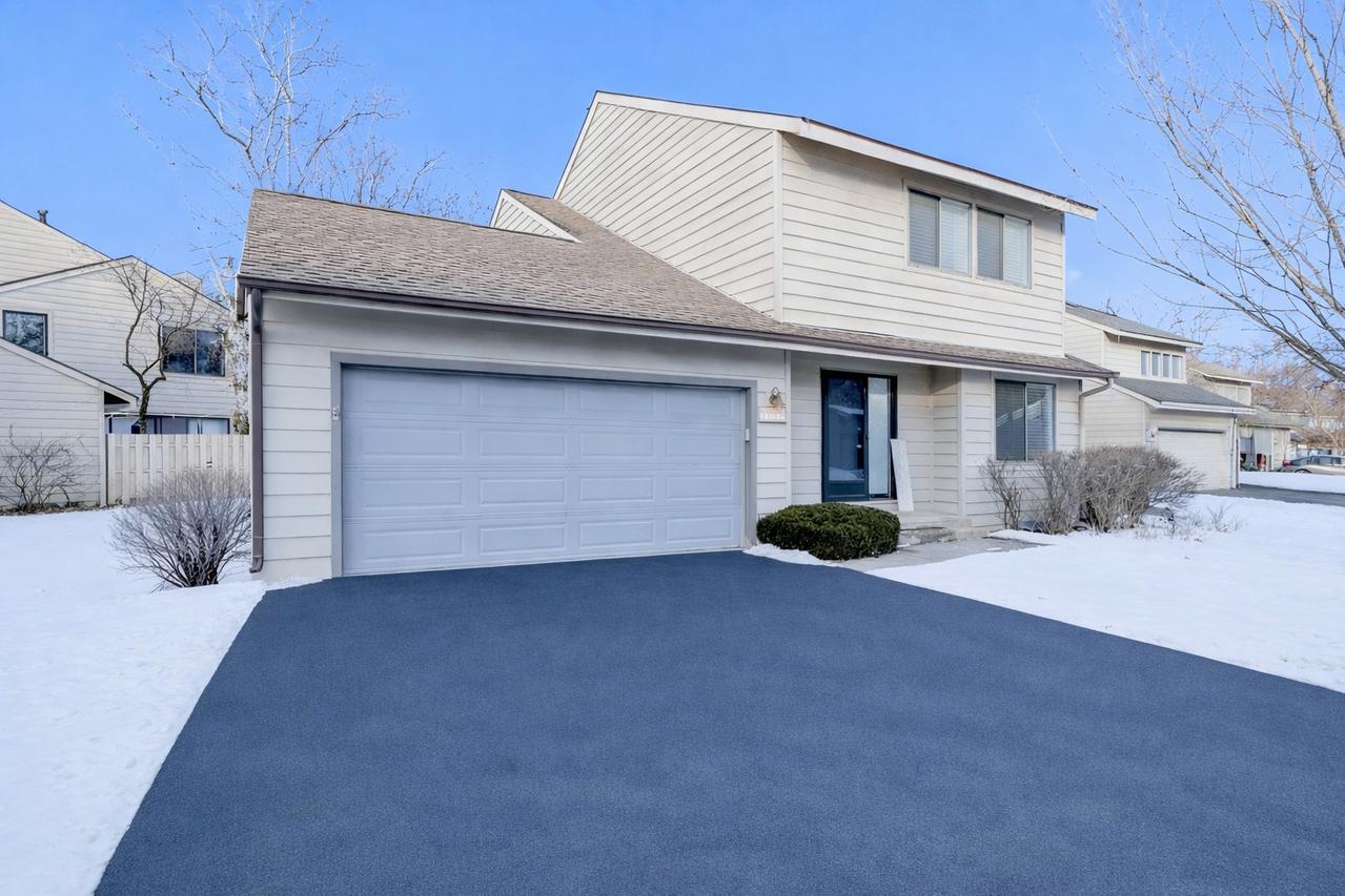 1527 Kirkwood Dr., Geneva, IL 60134