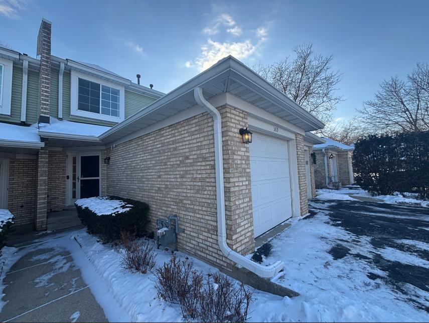 369 Lakeview Cir., Bolingbrook, IL 60440