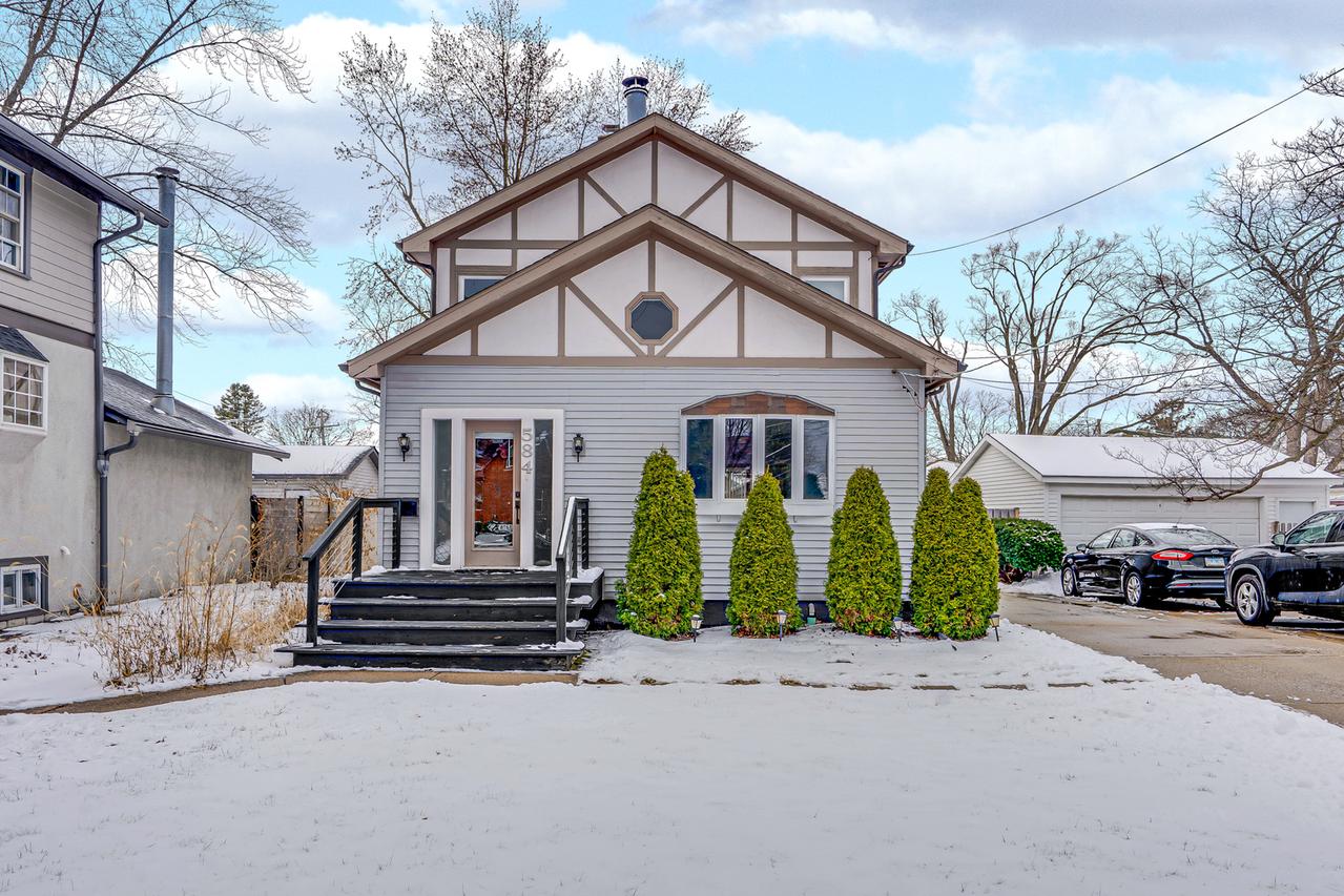 584 S 4th Ave., Des Plaines, IL 60016